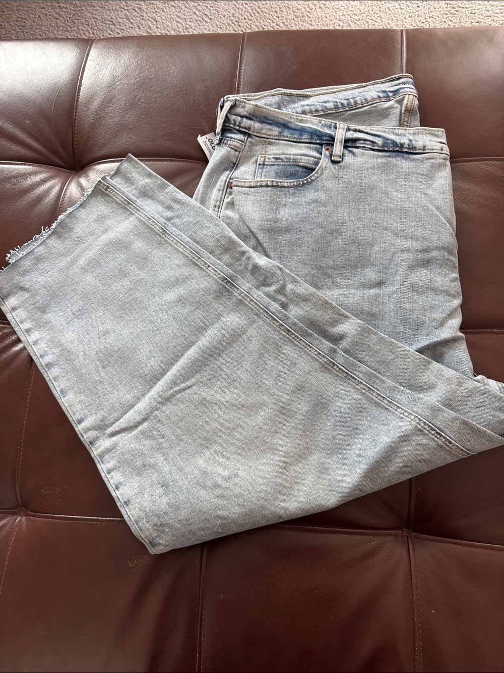 Old Navy Light Wash Straight-Leg Women’s Jeans